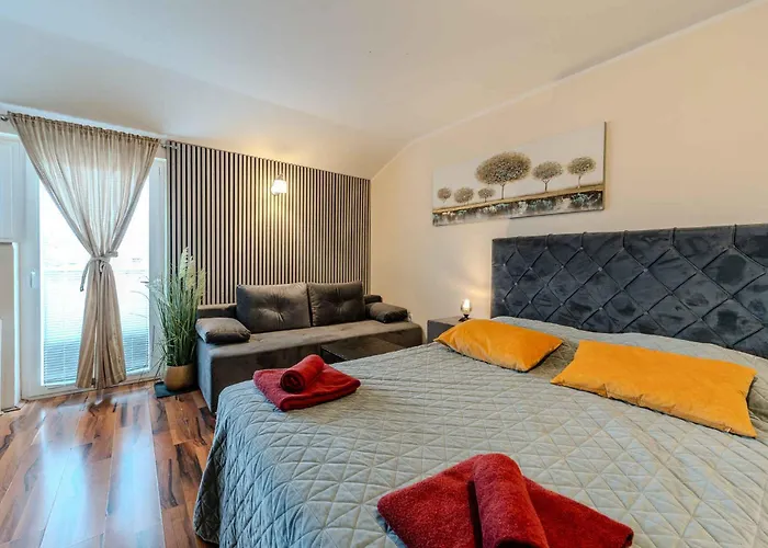 In I Apartment